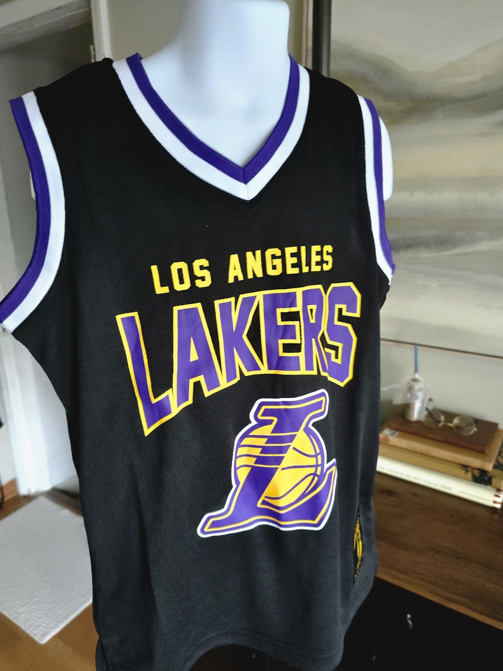 Ultra Game NBA Los Angeles Lakers Youth Jersey Size 8 Black V-Neck Tank NWT